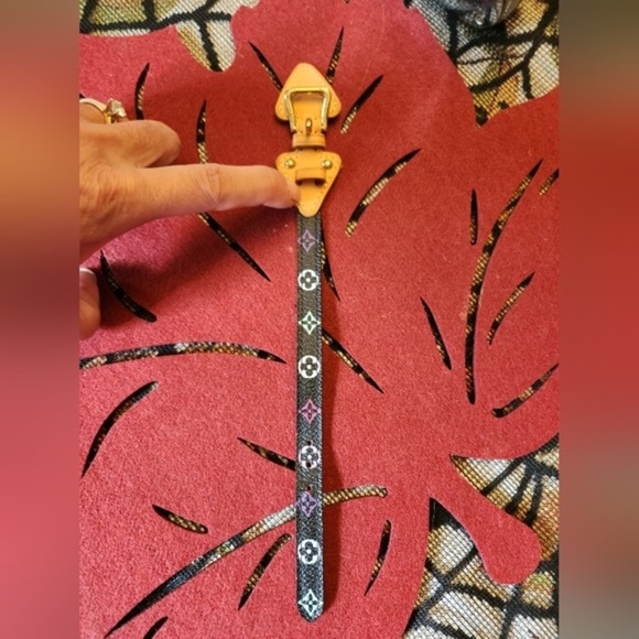 AUTHENTC WITH SERIAL CODE MONO. LOUIS VUITTON MURAKAMI BUCKLE LEATHER BRACELET. - Picture 7 of 8